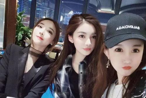 疫情期间网红姐妹照,共克时艰，姐妹情深