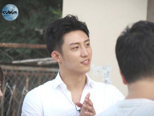 大明星黄景瑜图片,光影之间演绎不凡风采