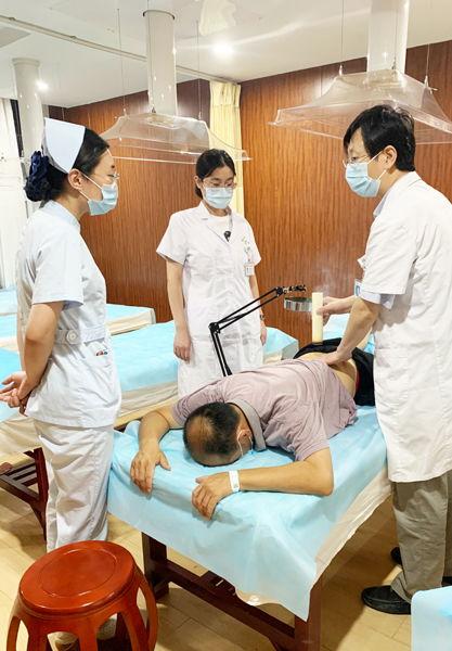 郗洪滨 头条,揭秘郗洪滨的传奇人生与辉煌成就