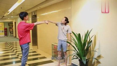 路人发生矛盾路人吃瓜,路人“吃瓜”热议一幕